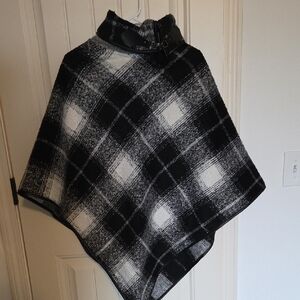 Black and White Plaid Women's Sweater Poncho